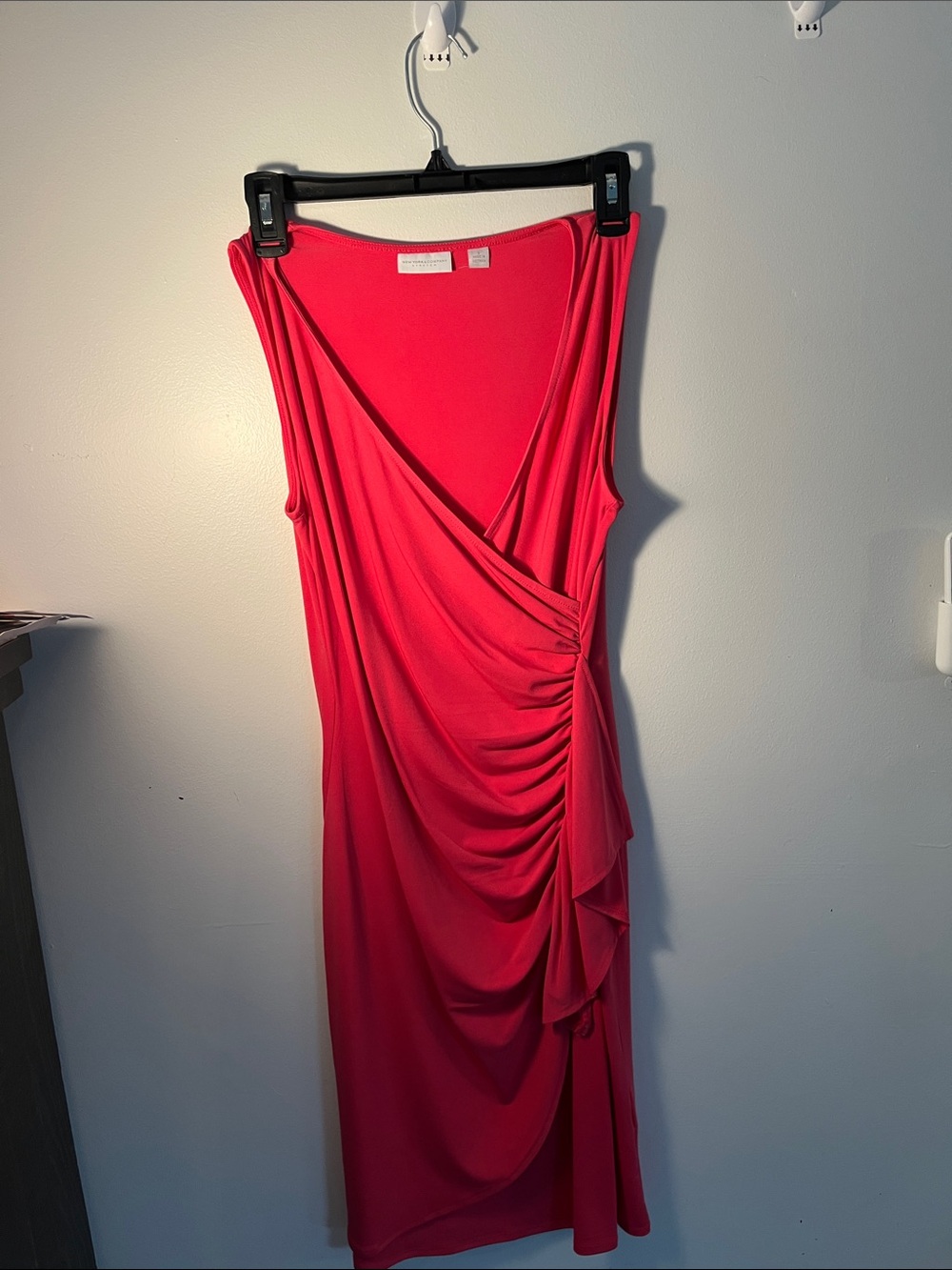 New York & Company Pink Sleeveless Draped V-Neck Midi Dress